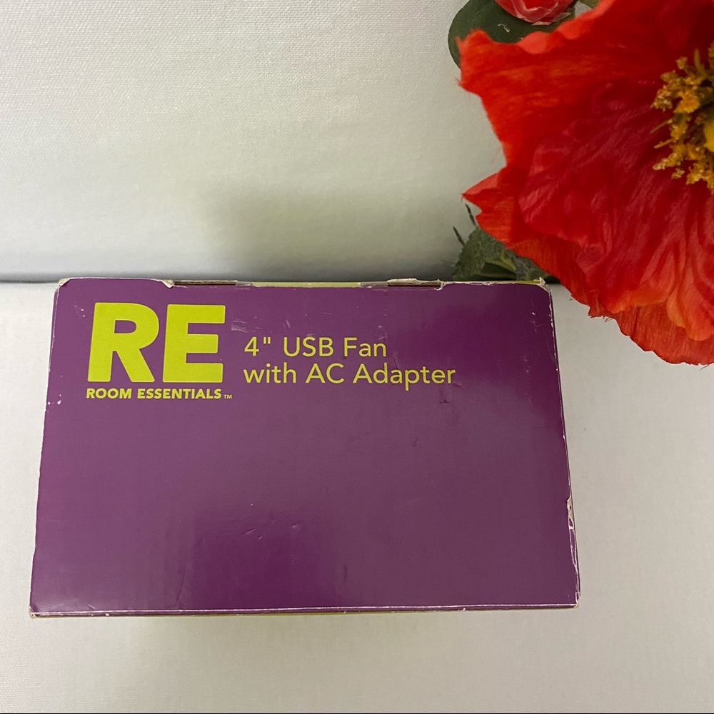 Room Essential 4” USB Fan with AC Adapter, NWT - Picture 4 of 4